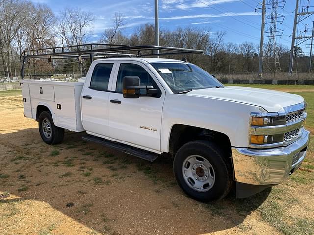 Image of Chevrolet 2500HD equipment image 3