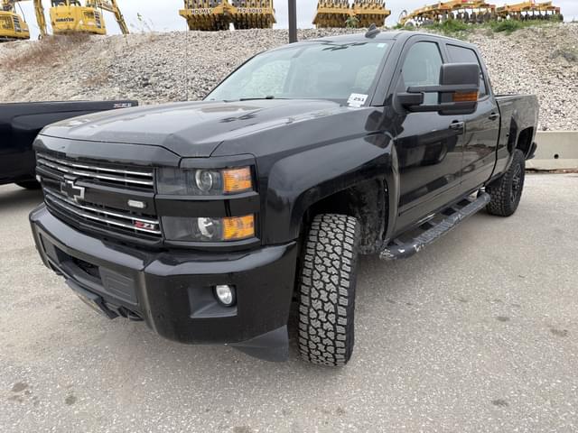 Image of Chevrolet 2500 equipment image 2