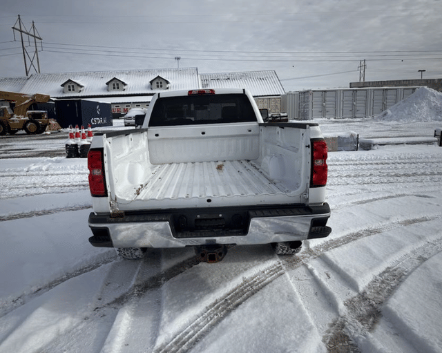 Image of Chevrolet 2500HD equipment image 3