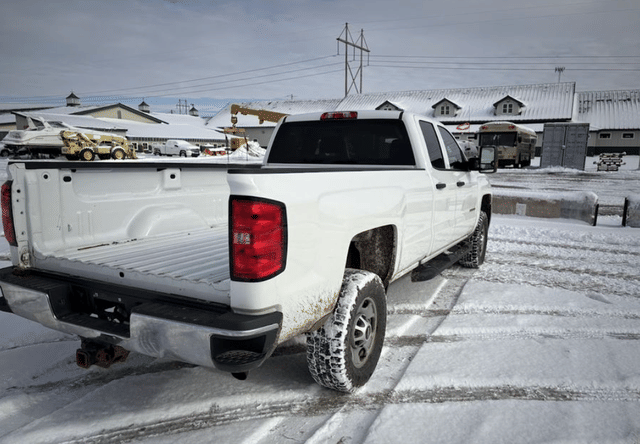 Image of Chevrolet 2500HD equipment image 4