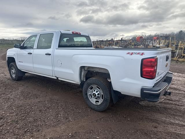 Image of Chevrolet 2500HD equipment image 2