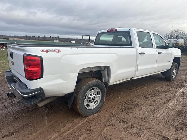 Image of Chevrolet 2500HD equipment image 4