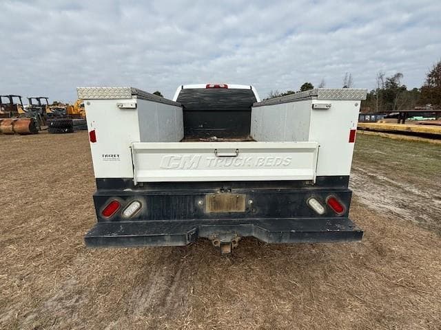 Image of Chevrolet 2500HD equipment image 3