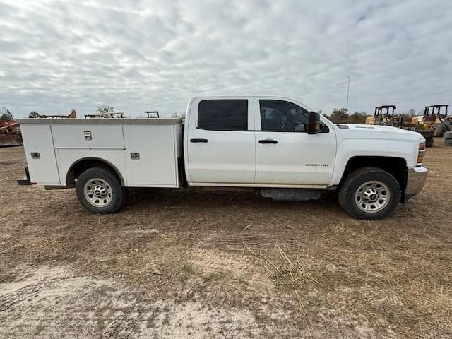Image of Chevrolet 2500HD equipment image 1