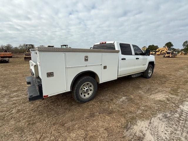 Image of Chevrolet 2500HD equipment image 2