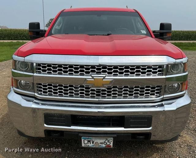 Image of Chevrolet 2500HD equipment image 1