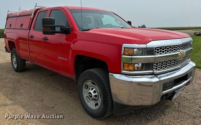 Image of Chevrolet 2500HD equipment image 2