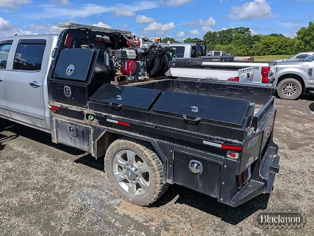 Image of Chevrolet 2500HD equipment image 2