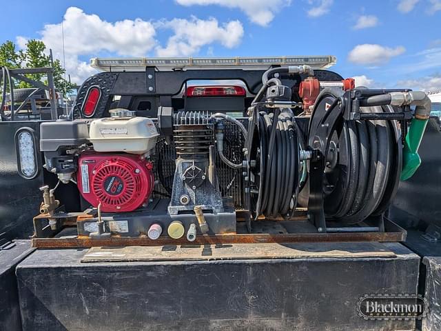 Image of Chevrolet 2500HD equipment image 4