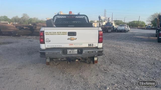 Image of Chevrolet 3500 equipment image 3