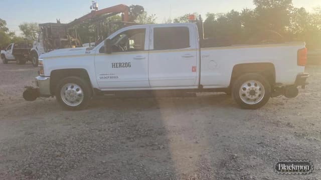 Image of Chevrolet 3500 equipment image 1