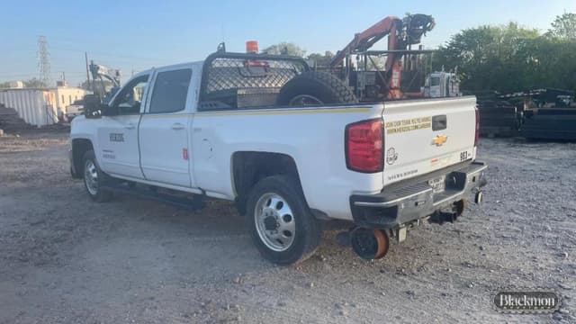 Image of Chevrolet 3500 equipment image 2