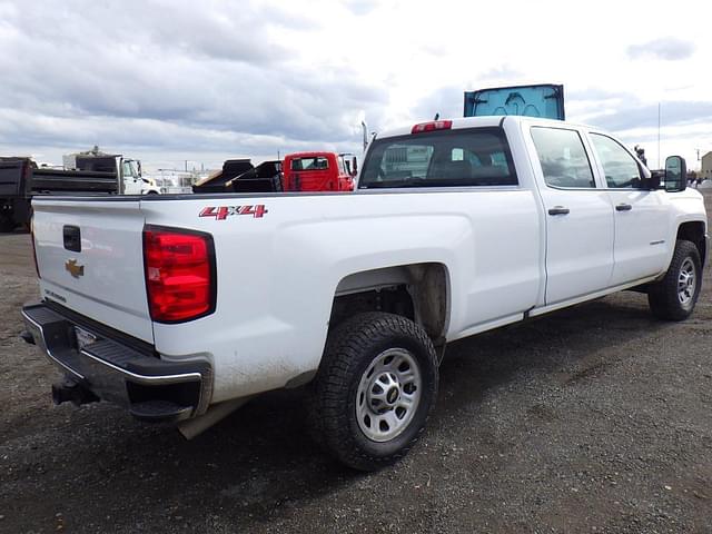 Image of Chevrolet 3500HD equipment image 2