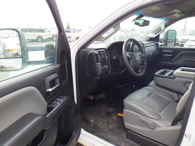 Image of Chevrolet 3500HD equipment image 4