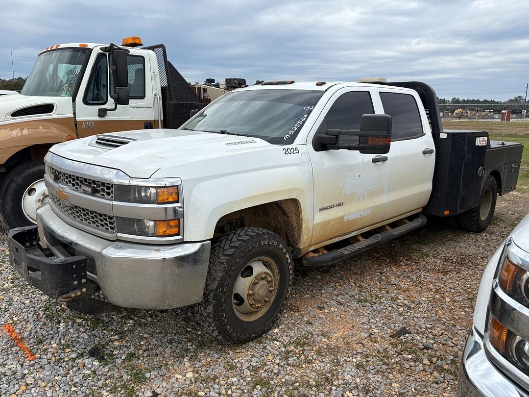 Image of Chevrolet 3500HD Primary image