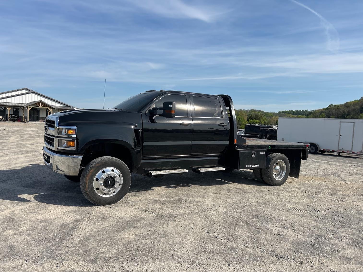 2019 Chevrolet 5500HD Equipment Image0