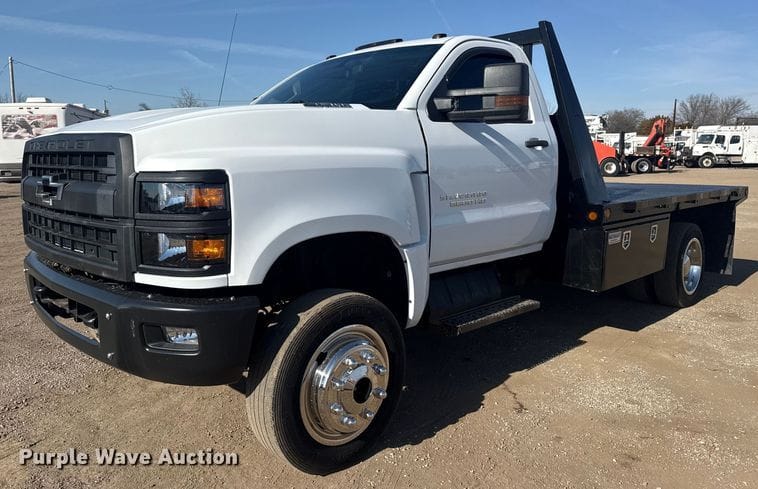 2019 Chevrolet 5500HD Equipment Image0