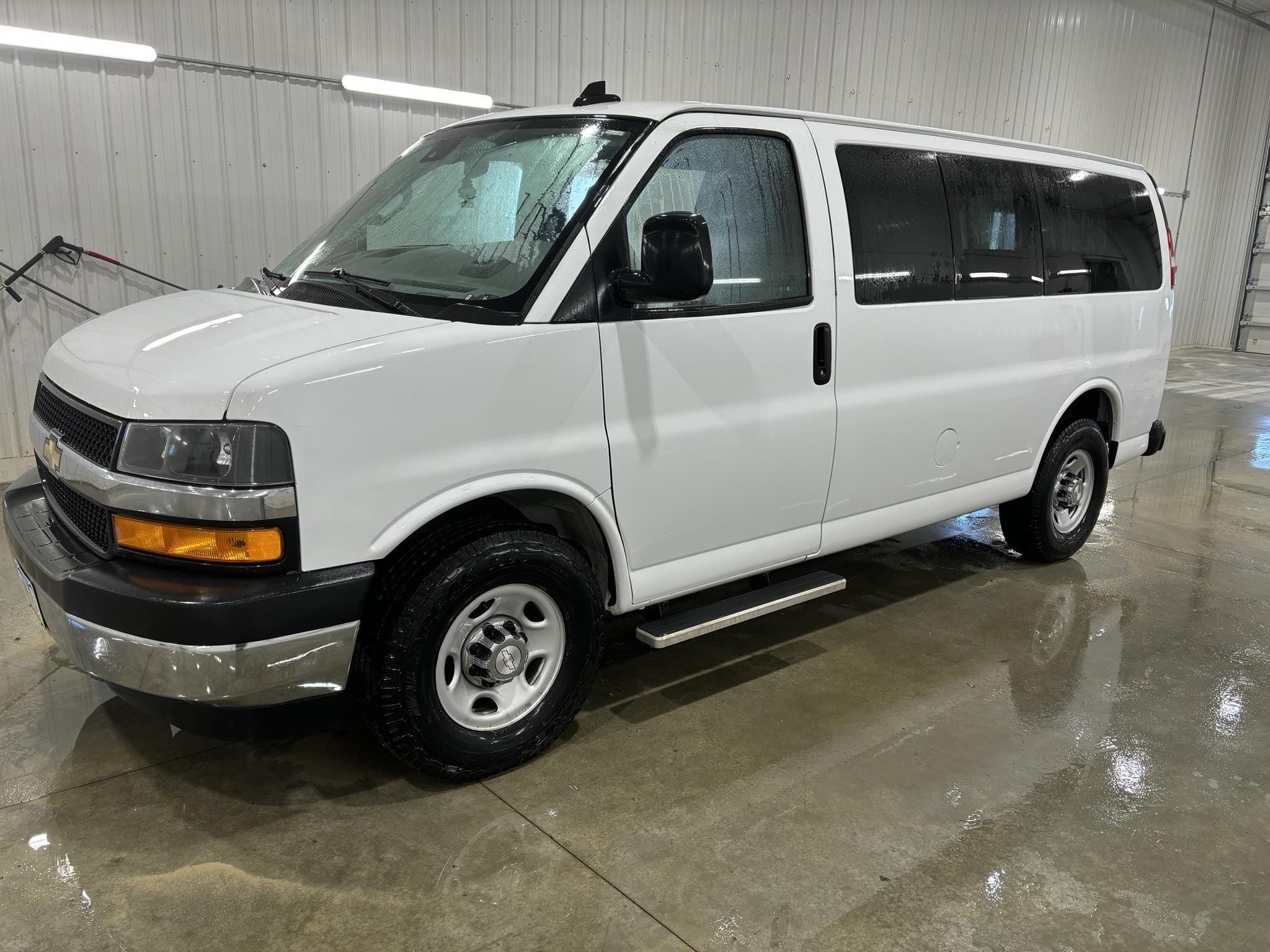 Main image Chevrolet 2500 Express Van