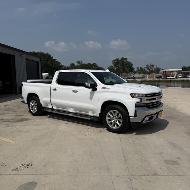 Image of Chevrolet Silverado equipment image 1