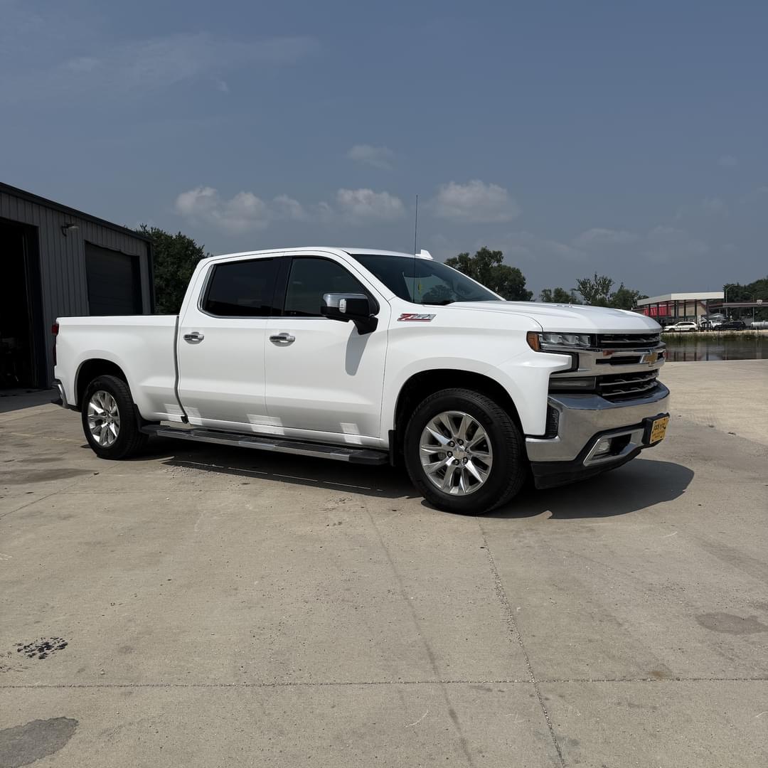 Image of Chevrolet Silverado Primary image