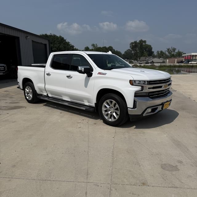 Image of Chevrolet Silverado equipment image 3