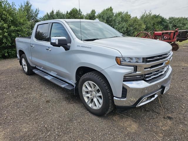 Image of Chevrolet Silverado equipment image 2