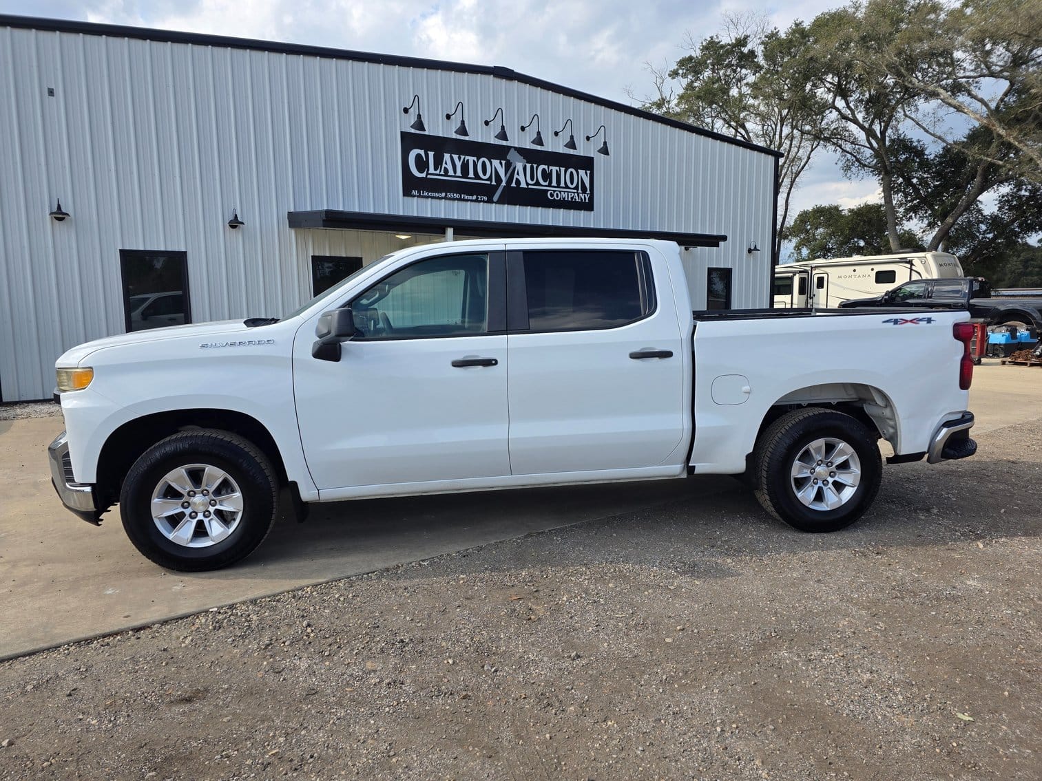 2019 Chevrolet 1500 Equipment Image0