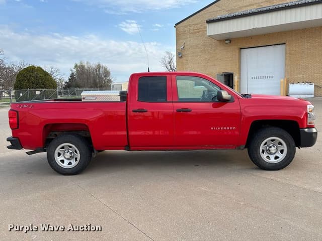 Image of Chevrolet 1500 equipment image 3