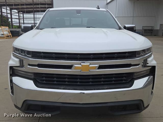 Image of Chevrolet Silverado equipment image 1