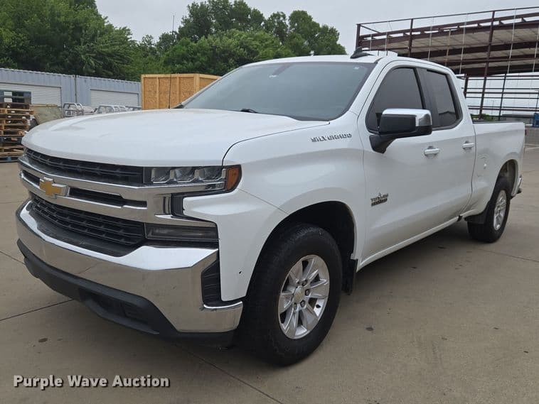 Image of Chevrolet Silverado Primary image