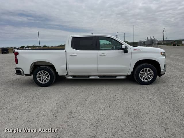 Image of Chevrolet Silverado equipment image 3