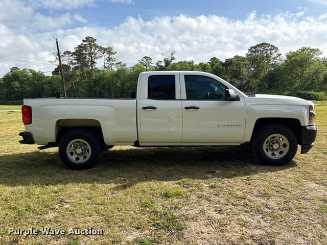 Image of Chevrolet Silverado equipment image 3
