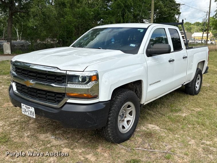 2019 Chevrolet Silverado Equipment Image0