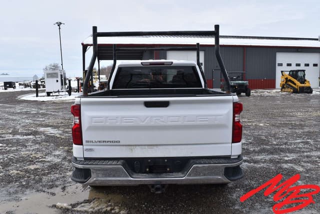 Image of Chevrolet 1500 equipment image 3