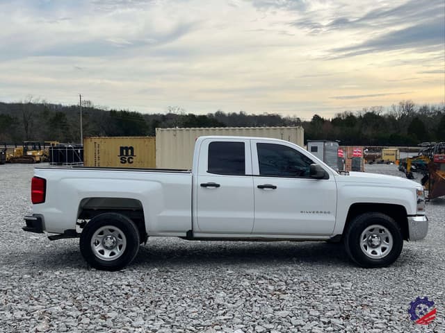 Image of Chevrolet 1500 equipment image 4