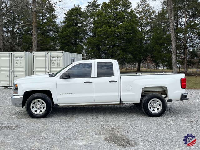 Image of Chevrolet 1500 equipment image 1