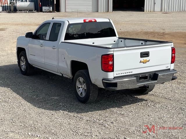 Image of Chevrolet 1500 equipment image 2