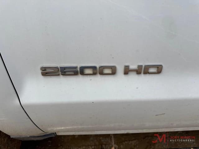 Image of Chevrolet 2500 equipment image 4