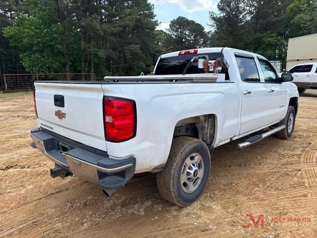Image of Chevrolet 2500 equipment image 1