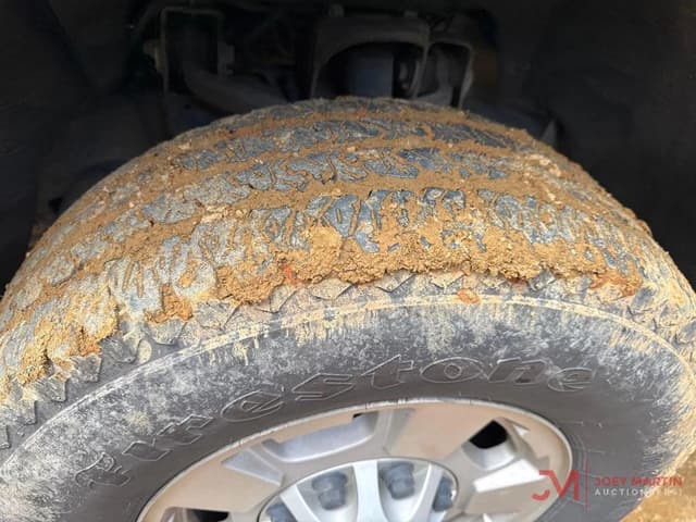 Image of Chevrolet 2500 equipment image 3