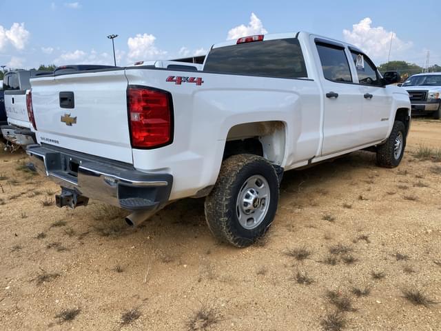 Image of Chevrolet 2500 equipment image 2
