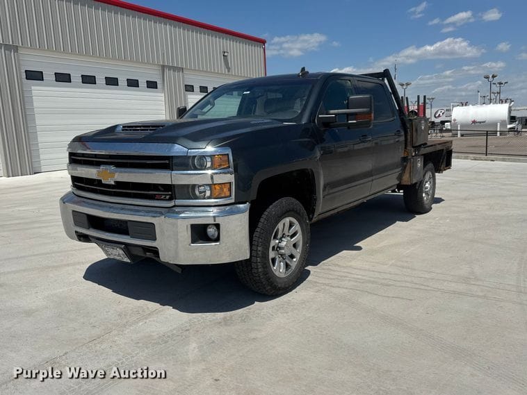 2019 Chevrolet 2500HD Equipment Image0