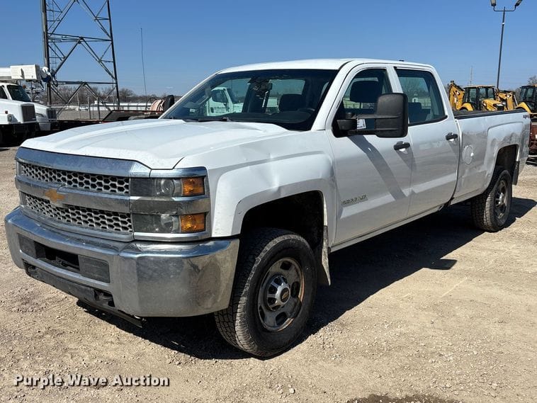 2019 Chevrolet 2500HD Equipment Image0