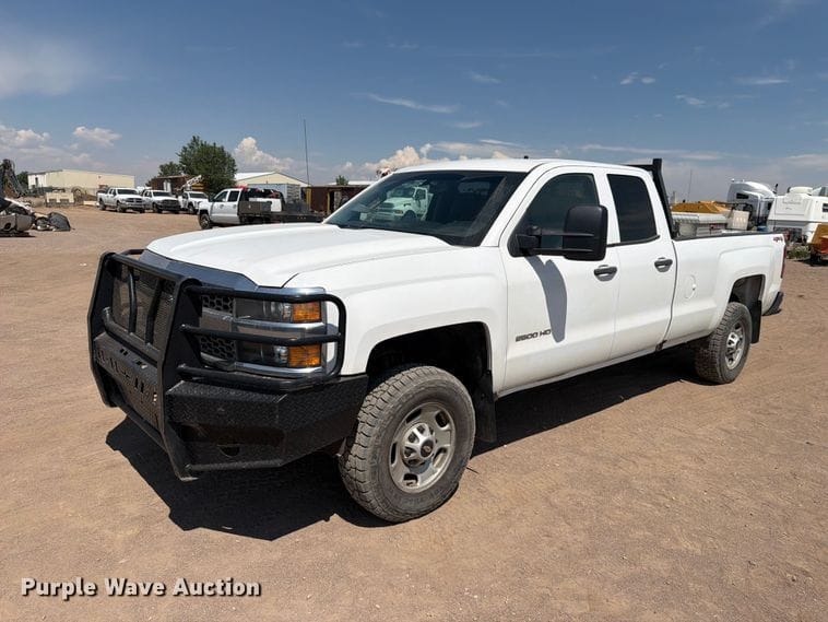 2019 Chevrolet 2500HD Equipment Image0