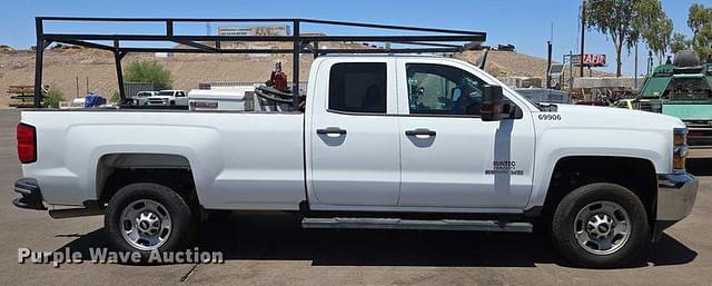 Image of Chevrolet 2500HD equipment image 3