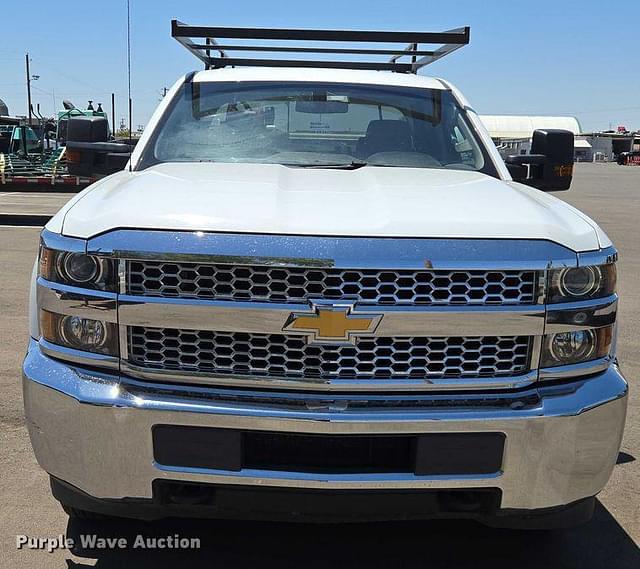 Image of Chevrolet 2500HD equipment image 1