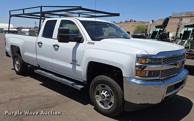 Image of Chevrolet 2500HD equipment image 2