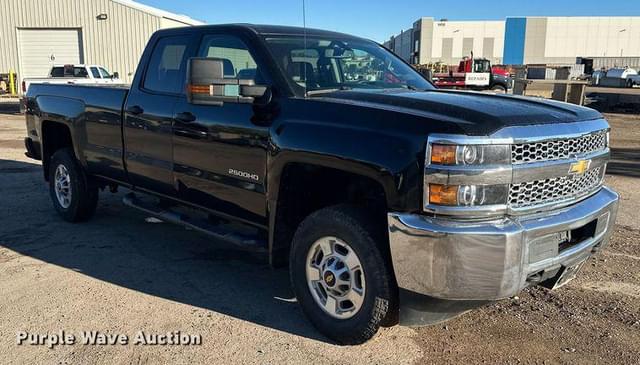 Image of Chevrolet 2500HD equipment image 2