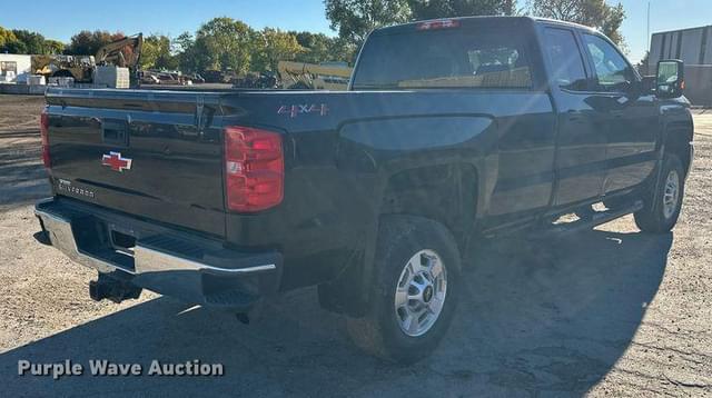 Image of Chevrolet 2500HD equipment image 4