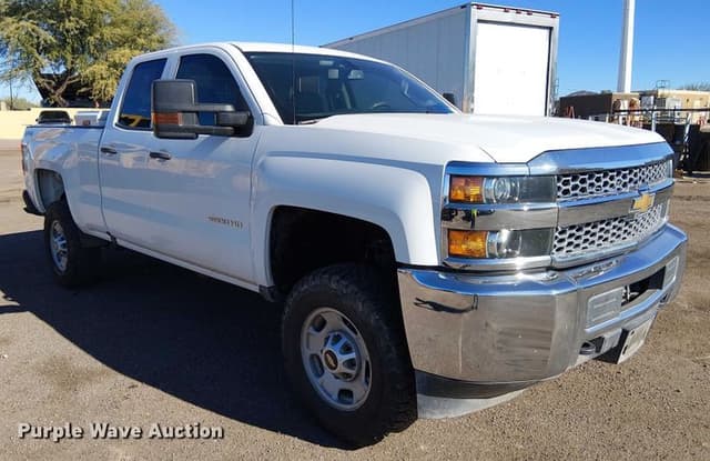 Image of Chevrolet 2500HD equipment image 2